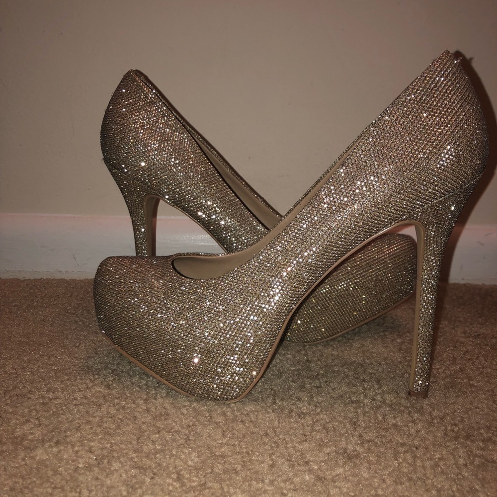 Steve Madden Platform Pumps